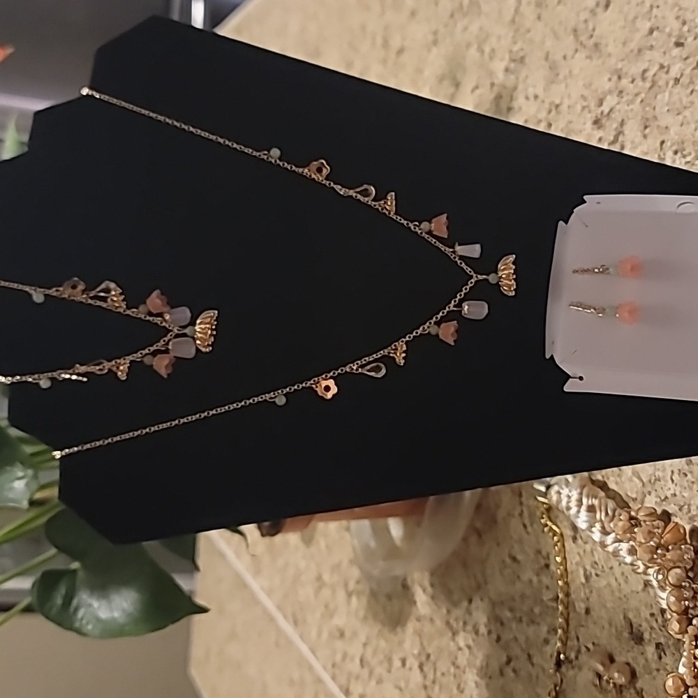 Avon Gold and Pink Necklace Set
